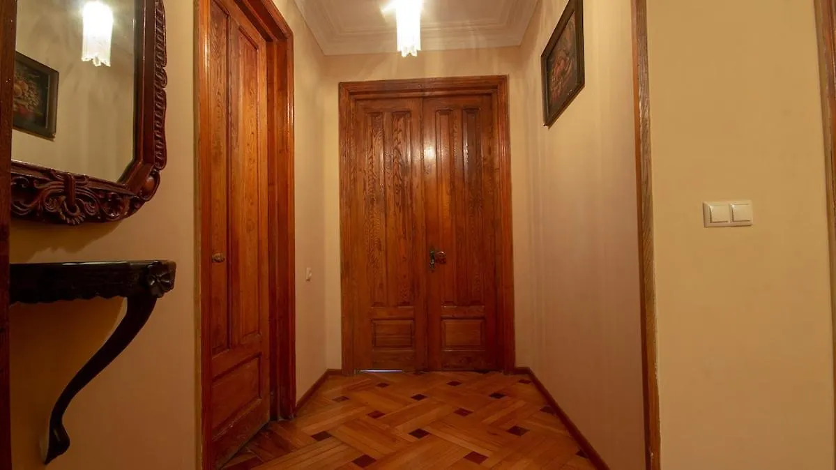Cozy Apartment In טביליסי